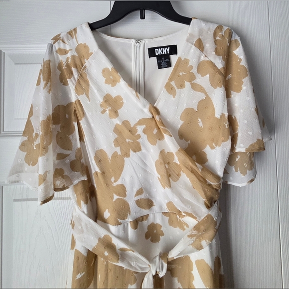 DKNY Printed Swiss Dot Fit & Flare Dress Size 14. Like new. - Picture 5 of 16